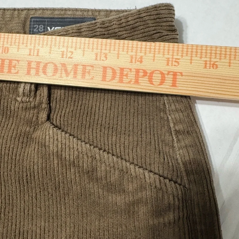 Volcom Men’s Mocha Brown Corduroy Skate Pants.
